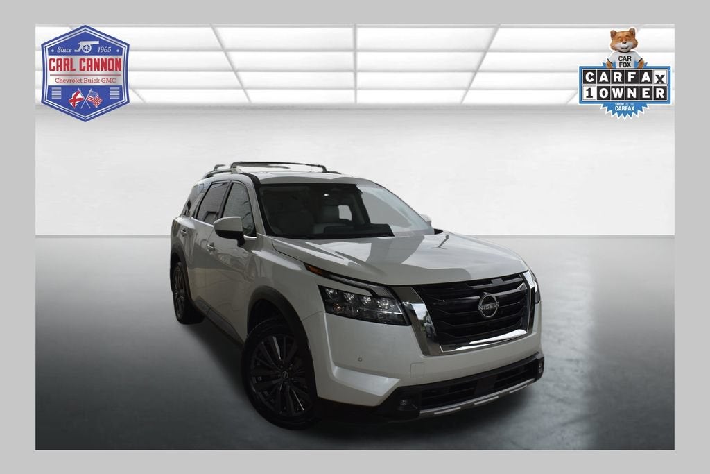 2022 Nissan Pathfinder SL in Pearl White Trico — front three-quarter view